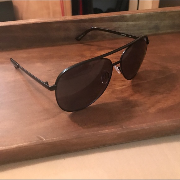 Quay Australia Vivienne Sunglasses - Picture 3 of 5